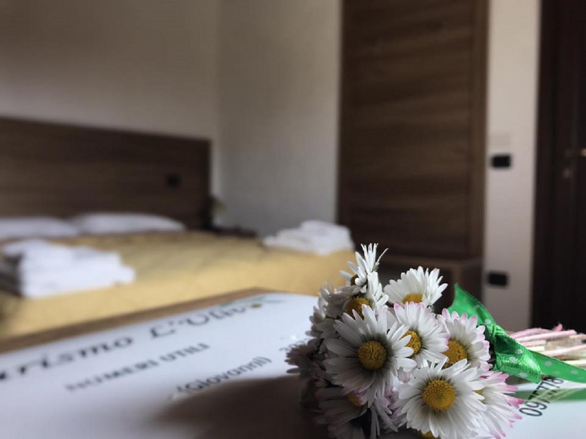 Agriturismo L'Ulivo ปาดูลา ภายนอก รูปภาพ